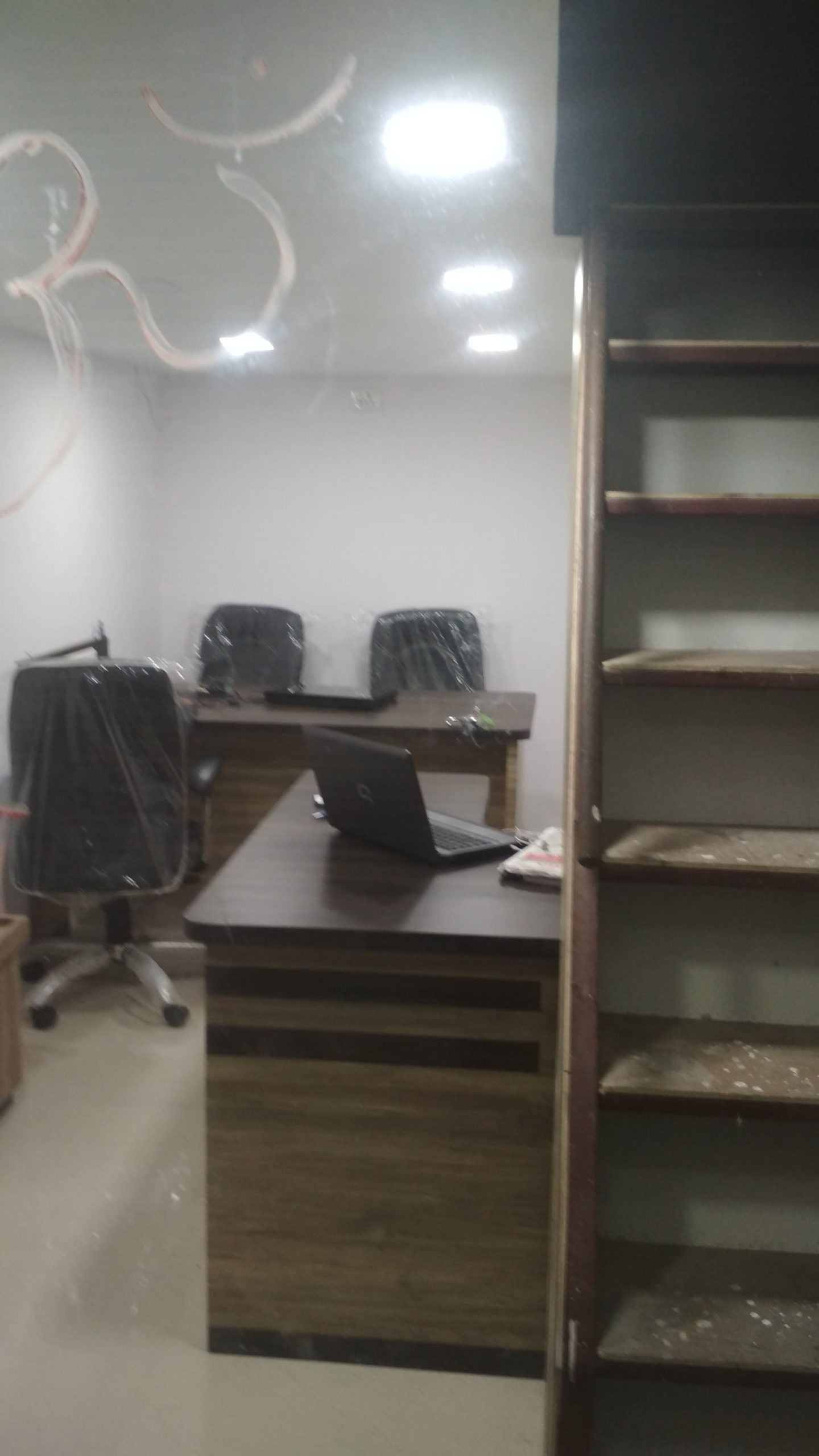 Office for sale in Kandivali West