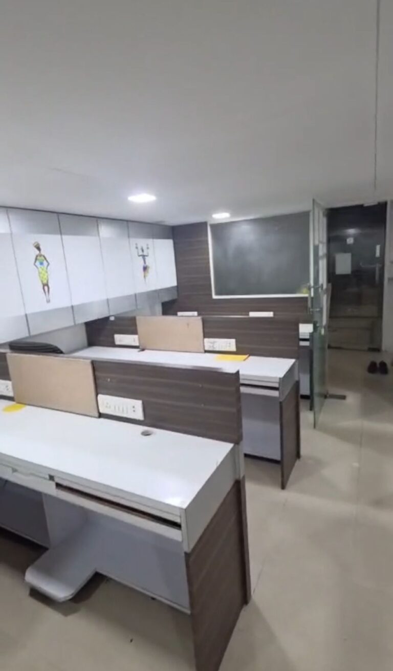 Spacious Furnished Office on Rent image 1
