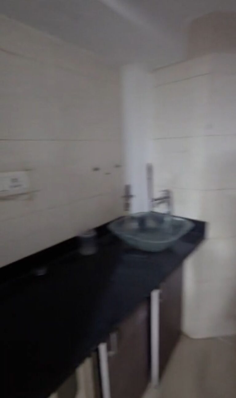 Spacious Furnished Office on Rent image 2