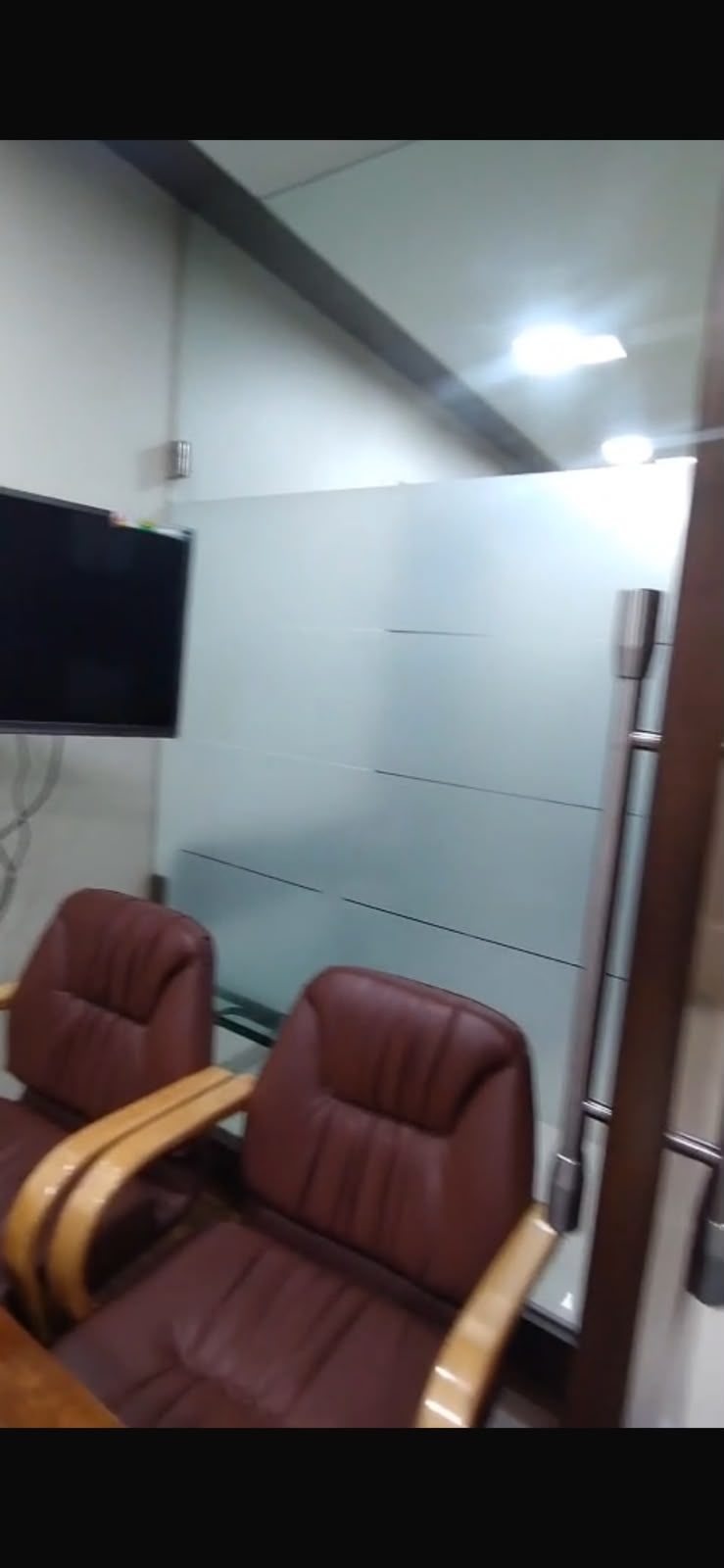 400 Sq Ft Furnished Office on Rent image 2