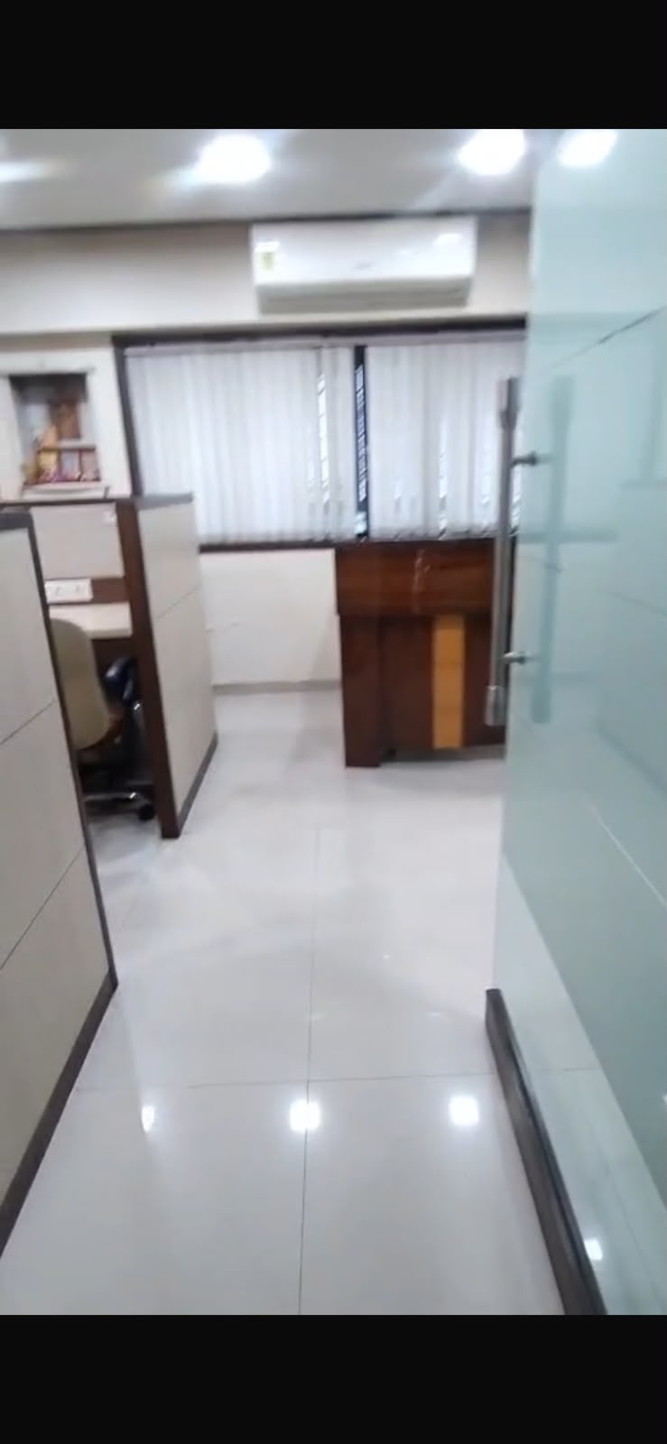 400 Sq Ft Furnished Office on Rent image 1
